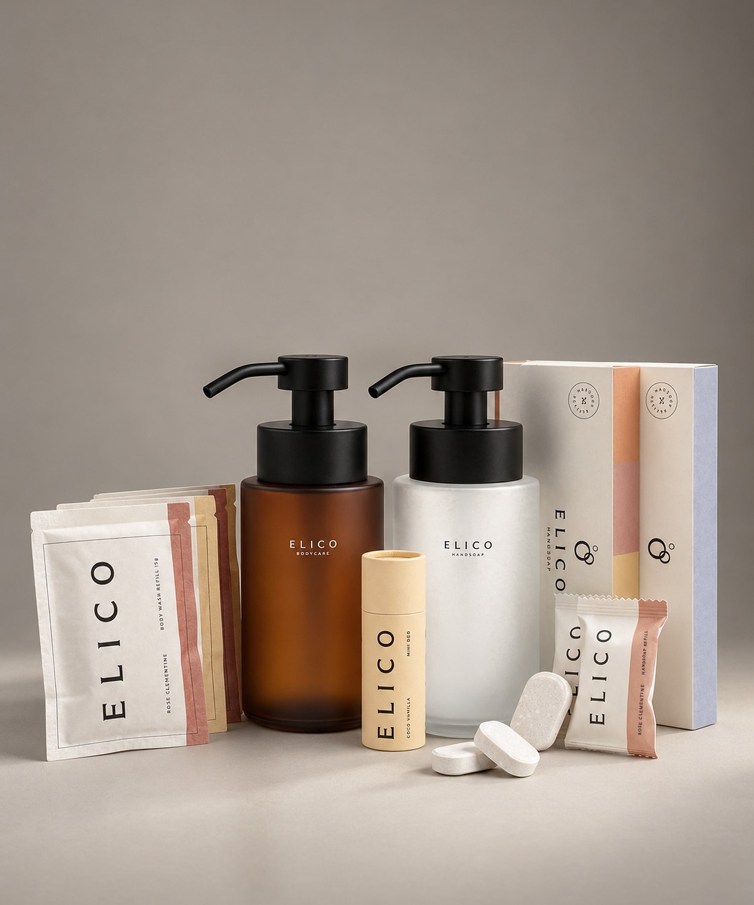Badrumspaket: dispenser för handtvål och body wash, en Mini Deo och refills till handtvål och body wash